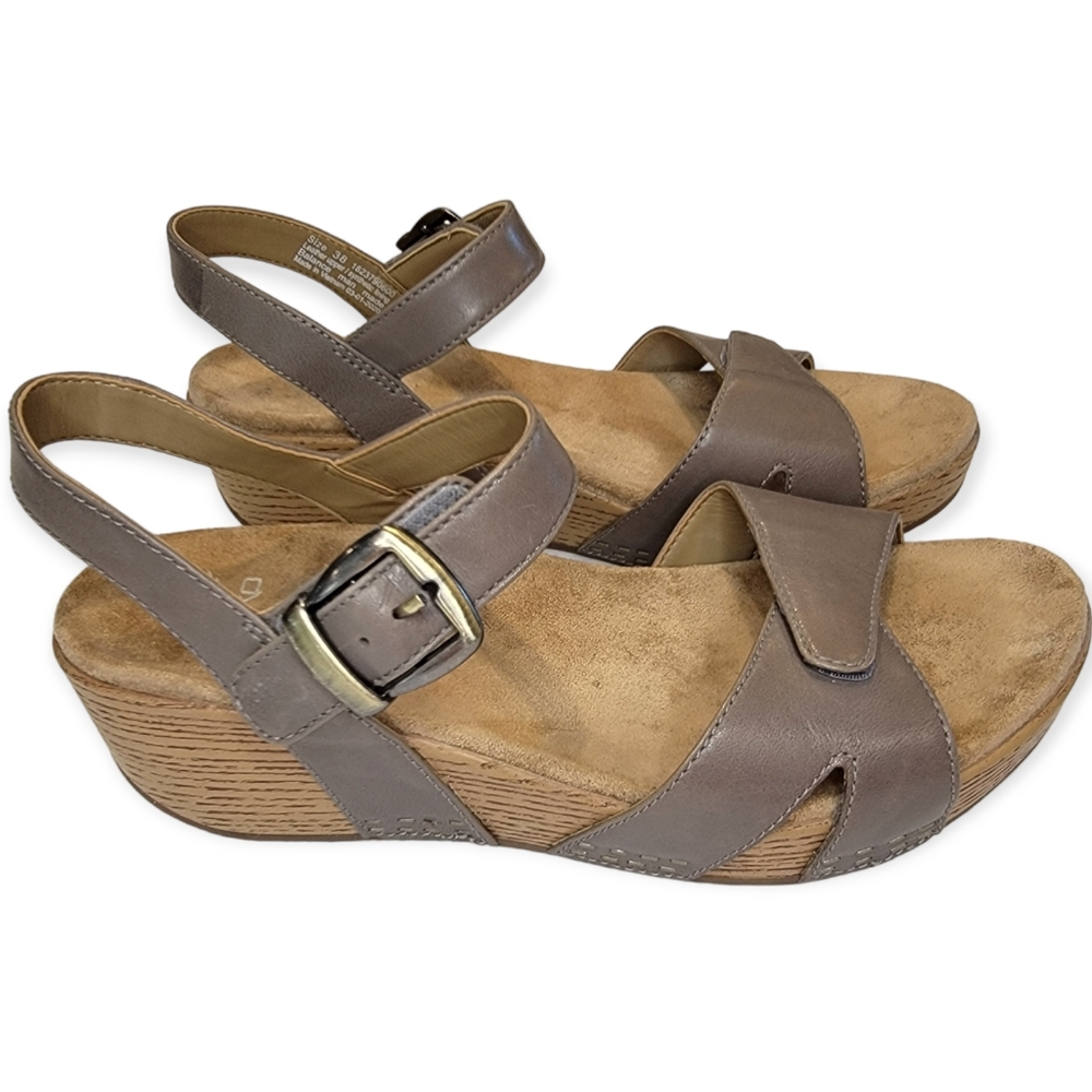 Dansko Laurie Leather Wedge Sandal Taupe Sz Euro 38 (US 7.5-8) Style 1823790600